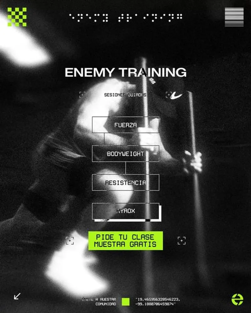Pieza de Enemy Training en blanco y negro con las modalidades del gimnasio en recuadros y, al pie, un botón verde ácido que dice «Pide tu clase muestra gratis»